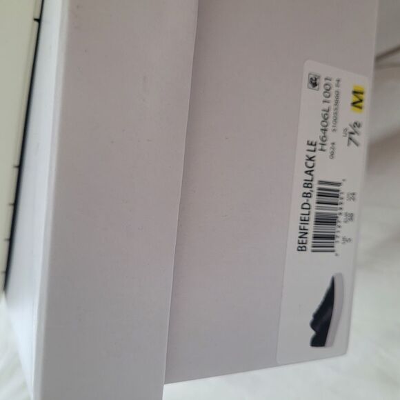 Vince Benfield Black Leather Sneakers Contemporary Timeless Fall - Picture 7 of 7